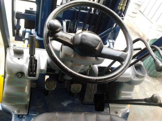 ขายรถยกโคมัสสึ2.5ตันรุ่น12เครื่องดีซลงาเทด้ำรับประกัน6เดือนขายด่วนๆๆๆๆๆ