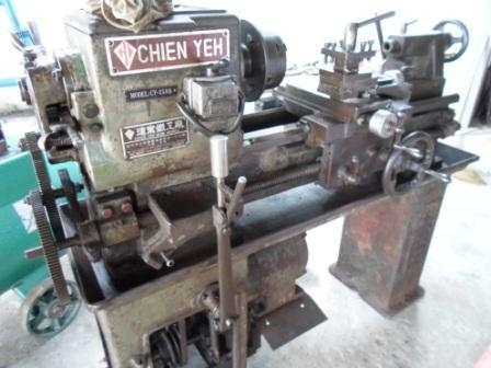 เครื่องกลึง 3 ฟุต  CHIEN  YEH  30,000