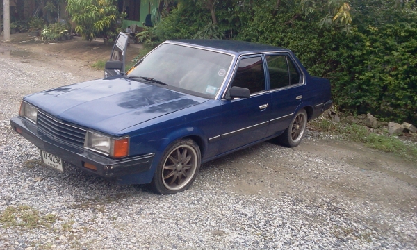 ขาย toyota หน้าแหลม รถเก๋งคลาสสิค ติดแก็สแล้วพร้อมใช้คับ