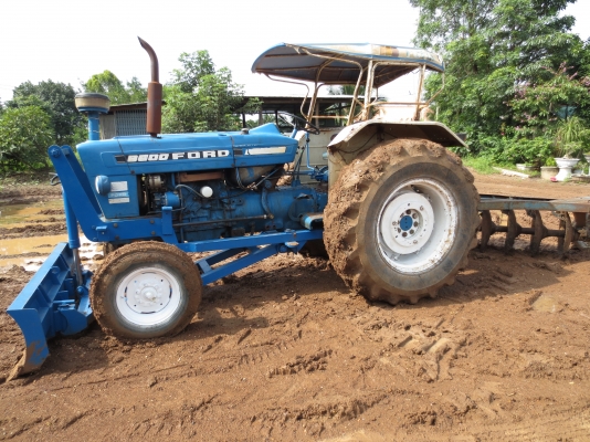 ขายฟอร์ด6600 เสื้อลาย ขายถูก ทะเบียนพร้อมโอน