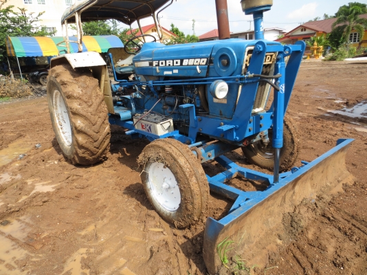 ขายฟอร์ด6600 เสื้อลาย ขายถูก ทะเบียนพร้อมโอน