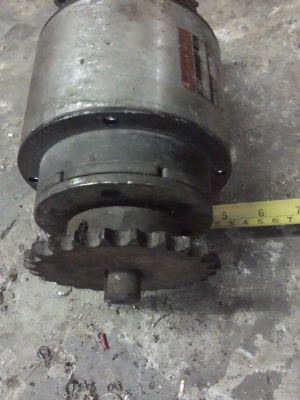 คลัทซ์และเบรคไฟฟ้าส่งกำลังให้อุปกรณ์ทำงานเพียงแต่ต่อไฟเข้าก็ส่งกำลังได้