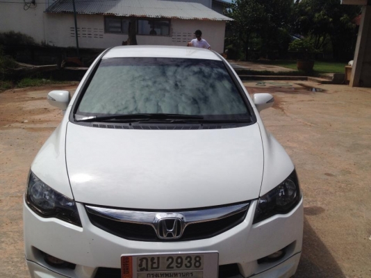ขาย civic ปี 2010 navi สีขาว รุ่นTOP 1.8 รถวิ่ง แปดหมื่นกว่าโล
