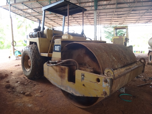 ขายด่วน   รถบดล้อยาง  สิบตัน  สองเพลา  พร้อมใช้งาน