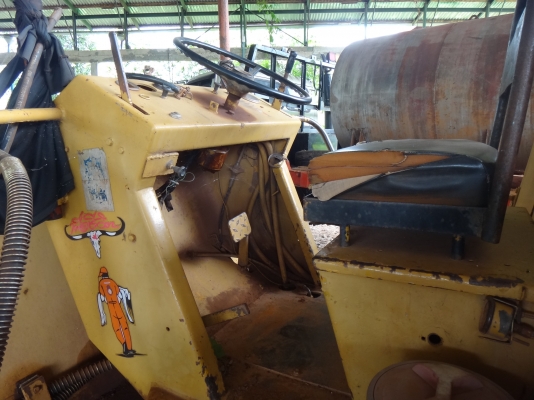 ขายด่วน รถบดล้อยาง สิบตัน สองเพลา พร้อมใช้งาน ขายด่วน รถบดล้อยาง สิบตัน สองเพลา พร้อมใช้งาน