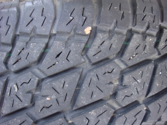 ขายยาง Nitto  265 70 16 ปี 09 Japan