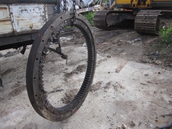 ขาย- วงสวิงสำหรับ แบคโฮ PC 120 ของเก่าญี่ปุ่นแท้ สภาพสวย พร้อมใช้งาน