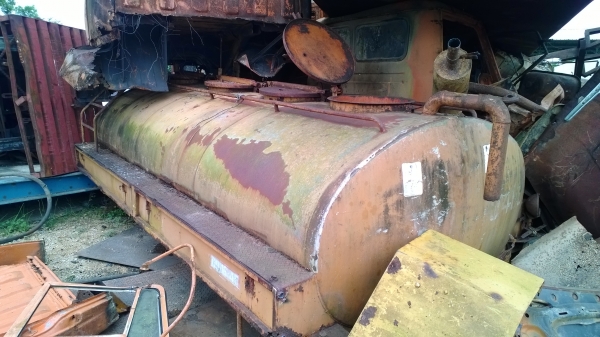 ถังน้ำจุประมาณ7000ลิตร.เก่าเก็บ ขาย..กก.ละ25บ. มี2ใบ..ยกลงจาก รถ6ล้อใหญ่..