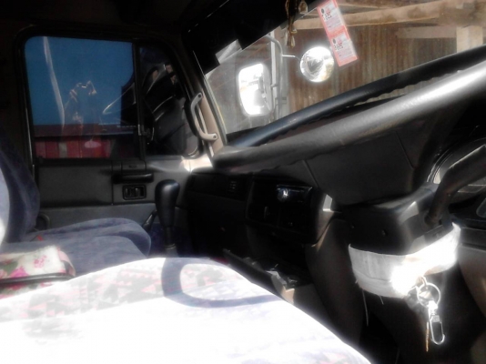 ขายดาวน์ รถบรรทุกหัวลาก UD 454 320แรง พร้อมหางคอกกระบะคาโก้3เพลา ยกล้อได้ ปี56 ครับ