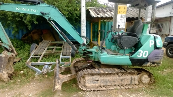 ขาย..PC30-7พร้อมใช้และหางโรเบทลาก 2ล้อ..