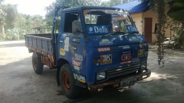 ขายรถ 4ล้อกลาง นิสสันคาบอนร์