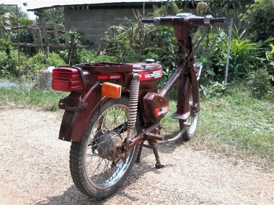 ขายโครง C700 โครงทำสีมาใหม่ตัวโครงไม่ผุยกเครื่องใส่อย่างเดียวออกใบซื้อขายให้ ขาย 3500 บาท