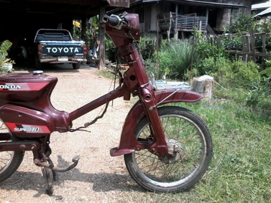 ขายโครง C700 โครงทำสีมาใหม่ตัวโครงไม่ผุยกเครื่องใส่อย่างเดียวออกใบซื้อขายให้ ขาย 3500 บาท