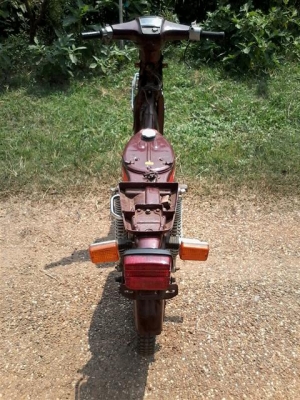 ขายโครง C700 โครงทำสีมาใหม่ตัวโครงไม่ผุยกเครื่องใส่อย่างเดียวออกใบซื้อขายให้ ขาย 3500 บาท