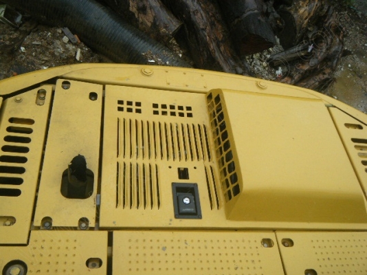 รถแบคโฮ ยี่ห้อ CAT รุ่น 312D รถออกห้างเมโทร