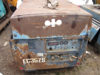 ขาย- เครื่องปั๊มลม KOMATSU: EC 35ZS-2 เครื่องยนต์ดีเซล 3 สูบ ขนาด 8-10 บาร์