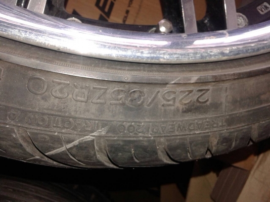 แม็กขอบ 20 5รู114 พร้อมยาง 225 35 20 ปี 13