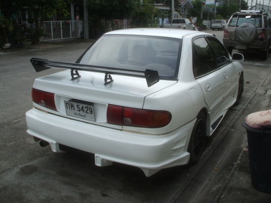 ขายอีคาร์ สีขาว เกียร์ออโต้ แต่งสวย ติดแก๊สแล้ว ขายถูก ด่วน 69000