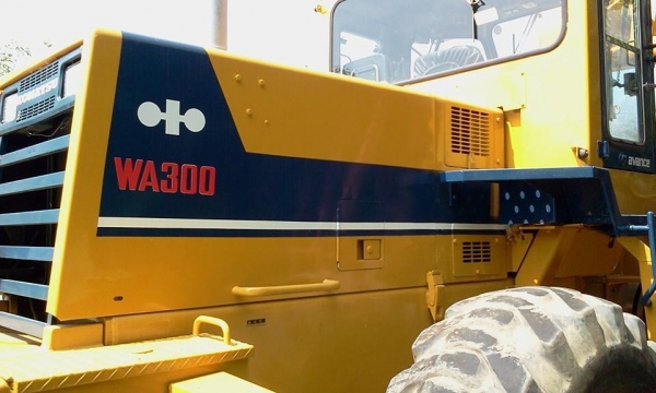 ขาย WA300-1 จากญี่ปุ่นแท้  มี  VDO  ให้ดู พร้อม เล่ม ทะเบียน จัดไฟแนนท์ ได้  1,000,000  คุณ กฤต