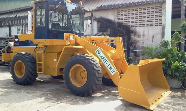 ขาย WA200-1 จากญี่ปุ่นแท้  มี VDO ให้ดู   เล่ม ทะเบียน จัดไฟแนนท์ ได้ 0856177640 คุณ กฤต ลำปาง