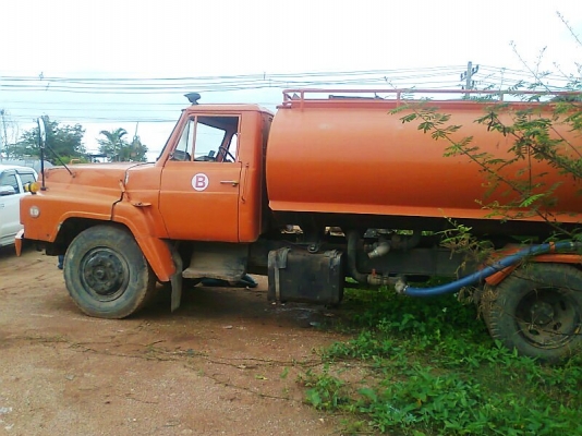 รถสิบล้อ สองเพลา NISSAN Ud เครื่อง Pd6  260 แรงม้า จุน้ำได้ 14,000 ลิตร รถพร้อมใช้งาน.