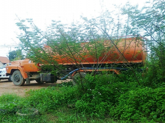 รถสิบล้อ สองเพลา NISSAN Ud เครื่อง Pd6  260 แรงม้า จุน้ำได้ 14,000 ลิตร รถพร้อมใช้งาน.