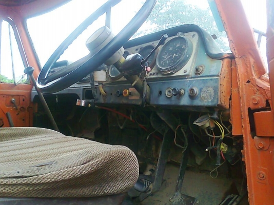 รถสิบล้อ สองเพลา NISSAN Ud เครื่อง Pd6  260 แรงม้า จุน้ำได้ 14,000 ลิตร รถพร้อมใช้งาน.