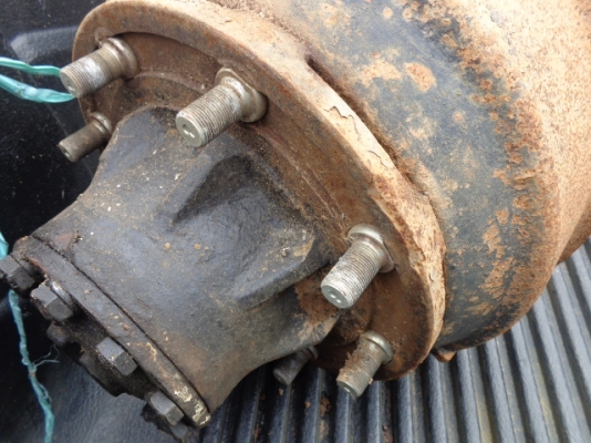 ขายเฟืองท้าย หกล้อTOYOTA ใหญ่ 8 รู ราคาถูก 8500