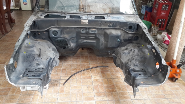 ขายหัว toyota surf ใส่ไมตี้ได้มีกระจกหน้าพร้อมซันรูฟ