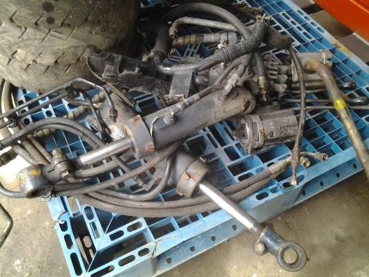 มีเพิ่มเข้ามาอีก 2 ชุด พร้อมอะหลั่ยโฟคลิฟอีกหลายชิ้น สนใจสอบถามได้ครับ