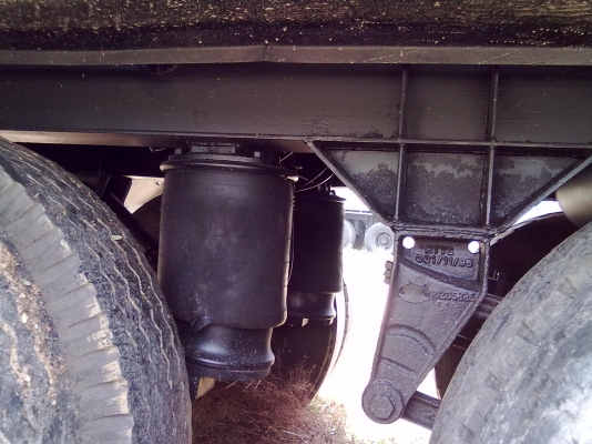 ขายหางพ่วง3เพลาแท้ยาว 7 เมตร รถปี50 ดั้มถุงลมยกล้อได้ 500000