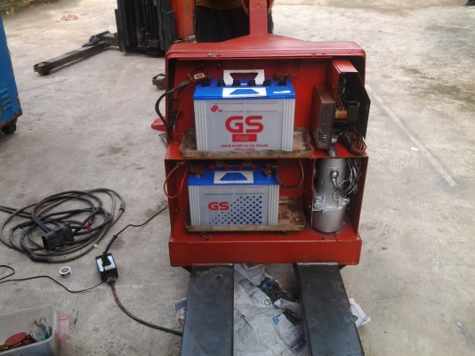 ขายแฮนด์ลิฟไฟฟ้า ใช้มอเตอร์ ยกขึ้นลง เดินหน้า ถอยหลัง ขายแฮนด์ลิฟไฟฟ้า ใช้มอเตอร์ ยกขึ้นลง เดินหน้า ถอยหลัง