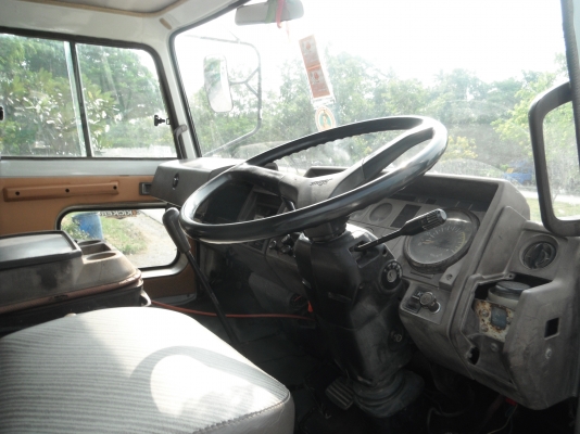 ขายรถเทรลเลอร์ 10 ล้อ HINO รถ 2 เพลา บรรทุกรถเกี่ยวข้าว เครื่อง EP100 เทอร์โบ = 285 แรงม้า (รถอยู่สุพรรณบุรี)