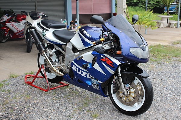 แม็กสิงห์บุรี//SUZUKI TL1000R ปี2000 หัวฉีด สภาพสวยท่อสูตร พร้อม สรรพาสมิตร 105000 ด่วนๆ