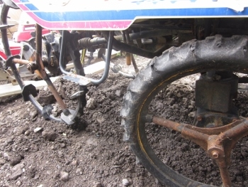 ขาย- รถดำนา ปลูกข้าว แบบนั่งขับ ISEKI 4 แถว มือสองเก่าญี่ปุ่น ขาย- รถดำนา ปลูกข้าว แบบนั่งขับ ISEKI 4 แถว มือสองเก่าญี่ปุ่น