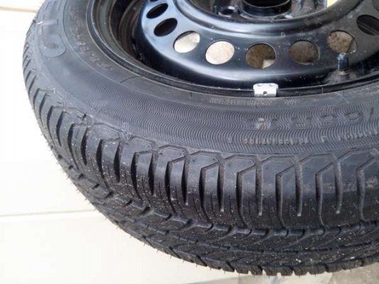 ขายยางพร้อมกระทะล้อ 15" ยังไม่ผ่านการใช้งานใหม่เอี่ยม 175/65R15 Honda Jazz ขายยางพร้อมกระทะล้อ 15" ยังไม่ผ่านการใช้งานใหม่เอี่ยม 175/65R15 Honda Jazz