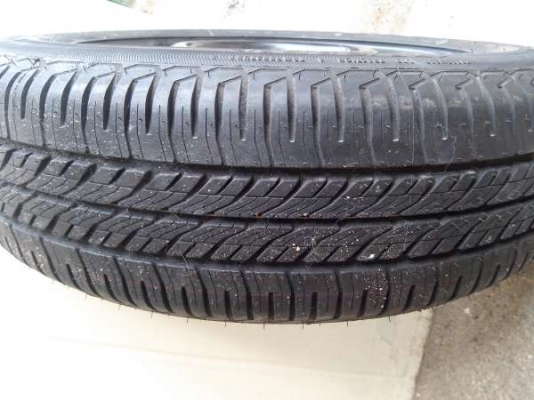 ขายยางพร้อมกระทะล้อ 15" ยังไม่ผ่านการใช้งานใหม่เอี่ยม 175/65R15 Honda Jazz