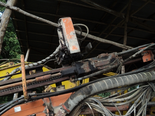 รถแบคโฮ เจาะหิน TAMROCK FW 33310 มีแอร์