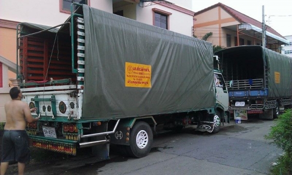 บริการรถรับจ้าง 6ล้อ 4ล้อ ทั่วไทยครับ ขนย้ายบ้าน ออฟฟิต ก่อสร้าง ออกบูธ พัสดุต่างๆ อื่นๆ พร้อมคนงานยกของบริการตลอด 24 ชม ครับ สนใจใช้บริการ ติดต่อได้ที่ 089-1610096 เอกครับ ราคาคุยกันได้ตามความเหมาะสมนะครับ รถจอดอยุ่แถวลาดพร้าว ราม เสรีไทย เกษตร และละแวกใ