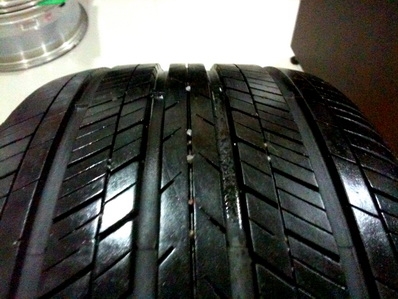 ยาง 1 เส้น 17 นิ้ว Hankook 215-45-R17 สภาพสวยครับ