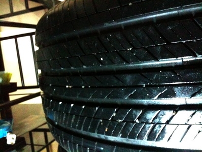 ยาง 1 เส้น 17 นิ้ว Hankook 215-45-R17 สภาพสวยครับ ยาง 1 เส้น 17 นิ้ว Hankook 215-45-R17 สภาพสวยครับ