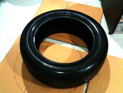 ยาง16นิ้ว 1 เส้น  205-55-16 เหมาะเป็นยางอะไหล่ครับ ดอกสวย