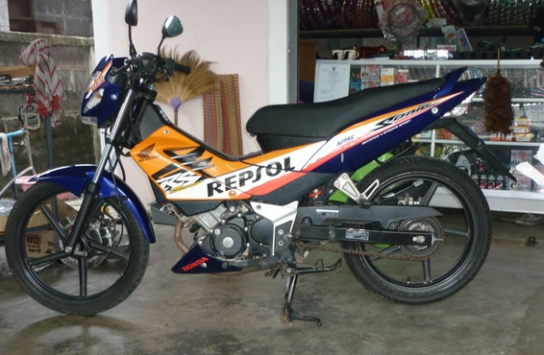 โซนิค 125 cc สตาทมือรถเดิมวิ่งน้อย  35000 บาท