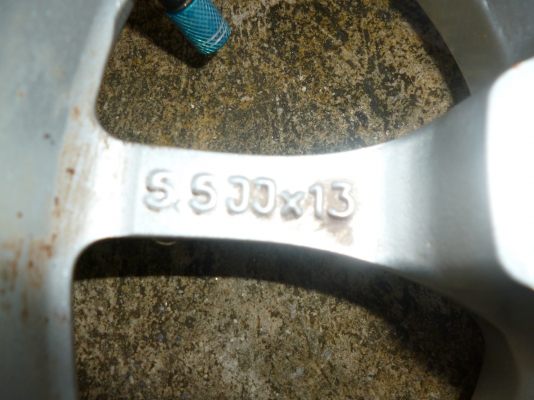 ขายแม๊กขอบ 13 นิ้ว พร้อมยาง 185/70/13  ใส่ 4 รู100/110