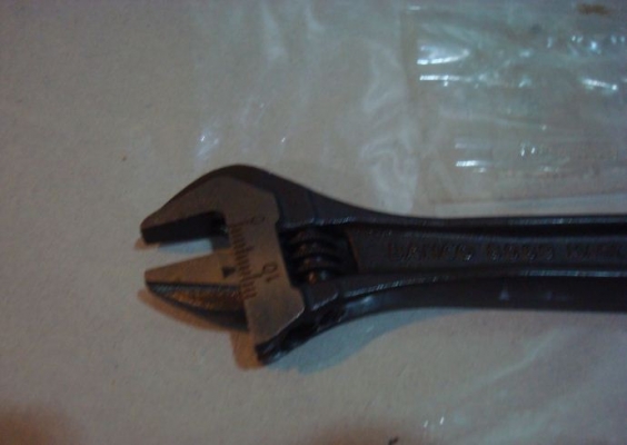 ประแจเลื่อน BAHCO  8069 ขนาด 4 นิ้ว