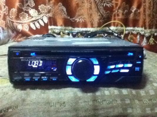 ขายDVD ยี่ห้อ RoadStar เล่น DVD,MP3,CD,USB ขายถูกๆใช้ได้ปกติครับ 900.-