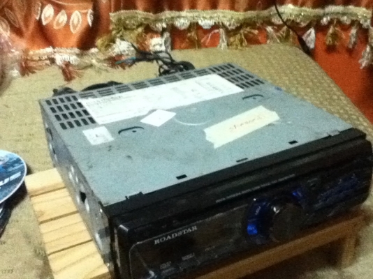 ขายDVD ยี่ห้อ RoadStar เล่น DVD,MP3,CD,USB ขายถูกๆใช้ได้ปกติครับ 900.- ขายDVD ยี่ห้อ RoadStar เล่น DVD,MP3,CD,USB ขายถูกๆใช้ได้ปกติครับ 900.-