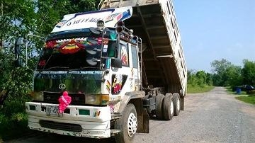 รถดั๊มพ์ 10 ล้อ MITSUBISHI FN527N (โทรต่อลองได้ ครับ)