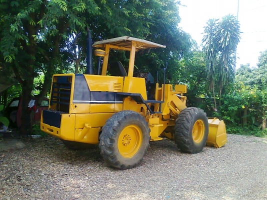 รถตัก KOMATSU WA100-1 แขนมาตรฐาน สาดสีสวยทั้งคัน เครื่องเดิม ปั้มเปลี่ยนใหม่เอี่ยม รถพร้อมใช้งาน ราคาสุดถูก