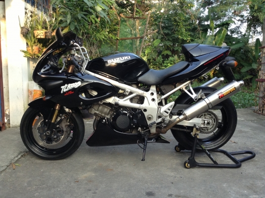 ขาย(แลก-เทิร์น)TL1000sปี2000หัวฉีด อินวอย+สพม+พรบ เอกสารแท้ทุกฉบับ ของแต่งเต็มลำสวยสุดในรุ่น ปลดล็อคแล้ว220+ลอยทุกเกียร์แรงและประหยัดมากๆครับ